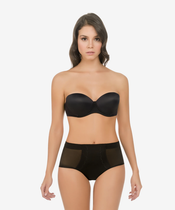 Coordinated set of a woman in a black bra paired with the butt-enhancing panty