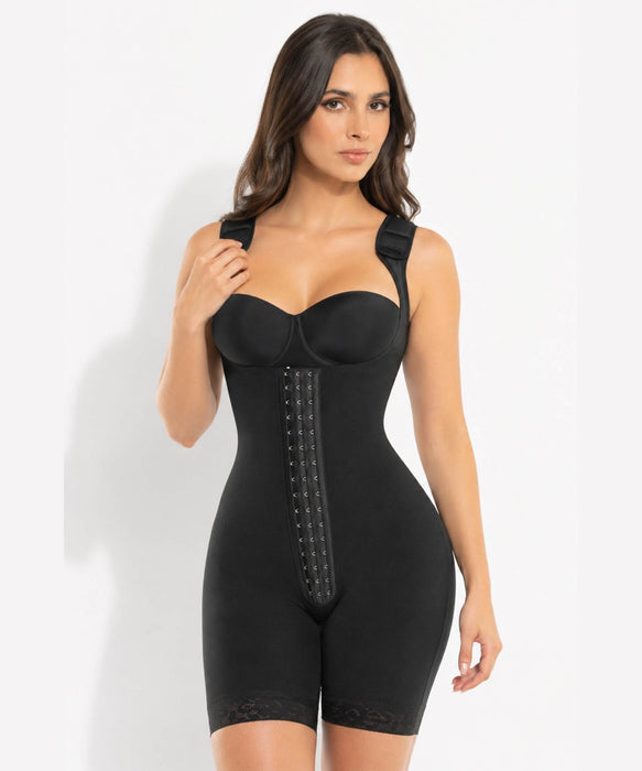 455-Ideal Compression to Shape Your Body: Balanced, targeted control designed to flatten the midsection, shape the waistline, and redefine your silhouette smoothly.